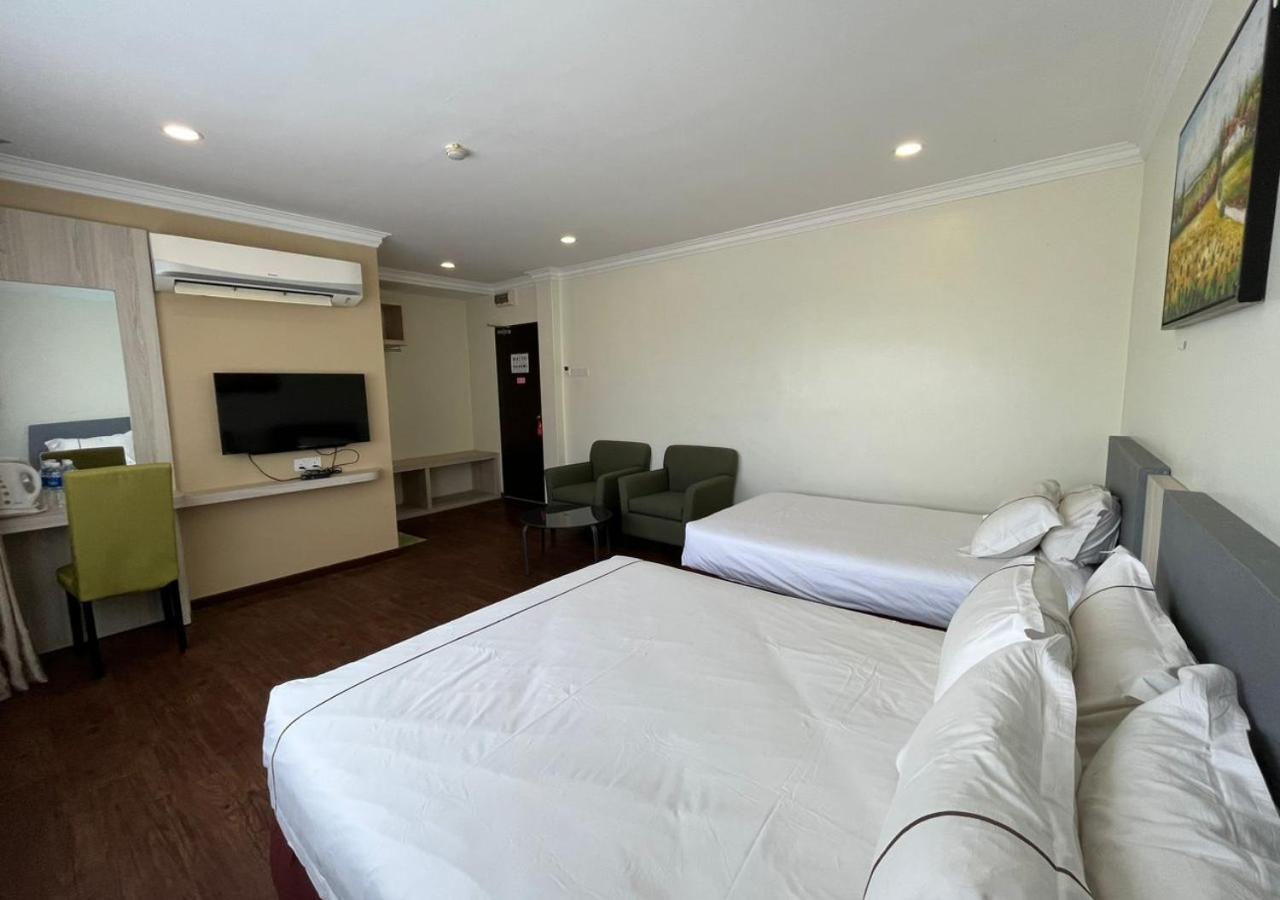 Angsoka Hotel Телук-Интан Экстерьер фото