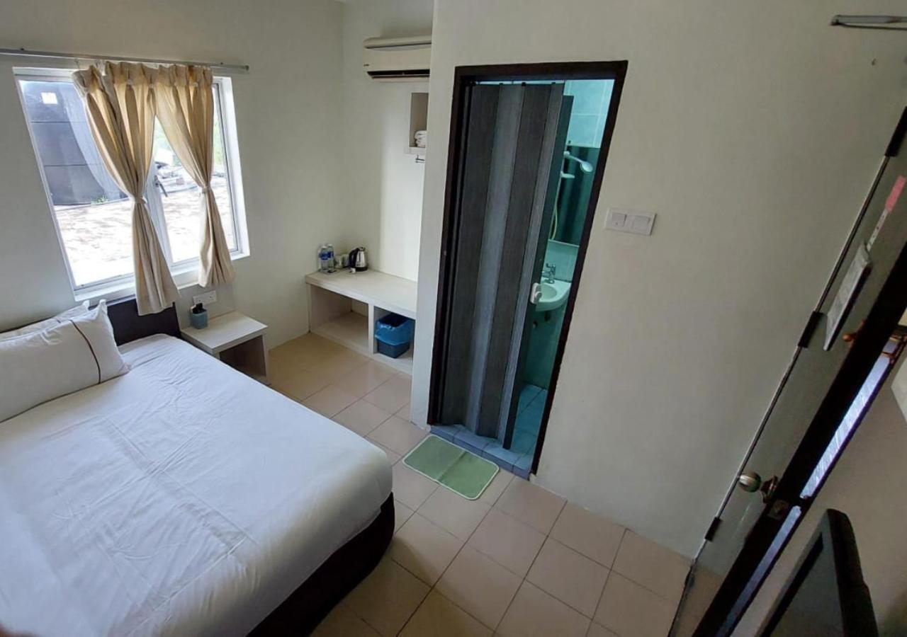 Angsoka Hotel Телук-Интан Экстерьер фото