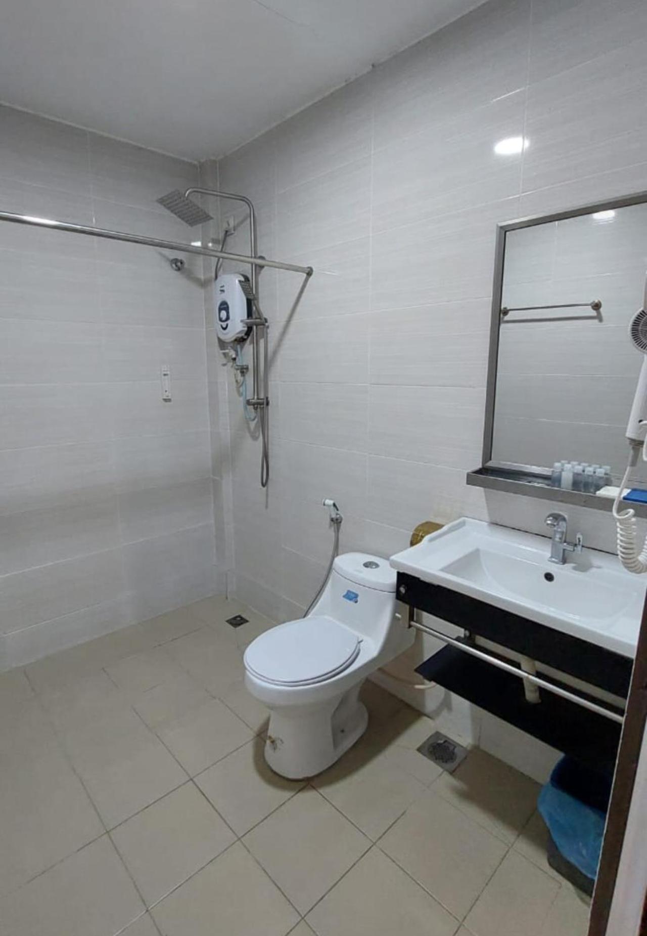 Angsoka Hotel Телук-Интан Экстерьер фото