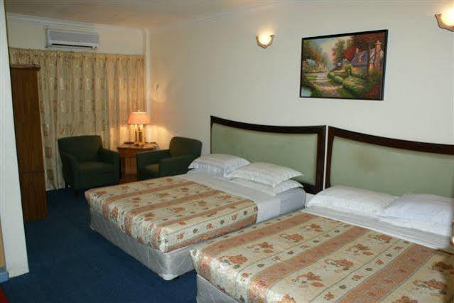 Angsoka Hotel Телук-Интан Экстерьер фото