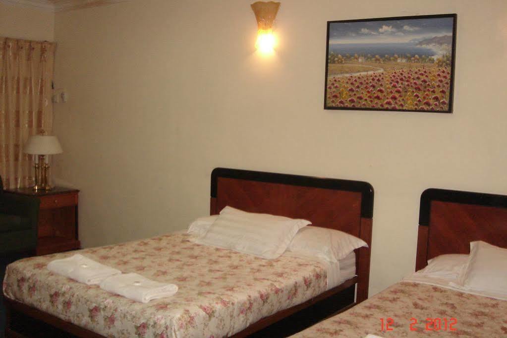 Angsoka Hotel Телук-Интан Экстерьер фото
