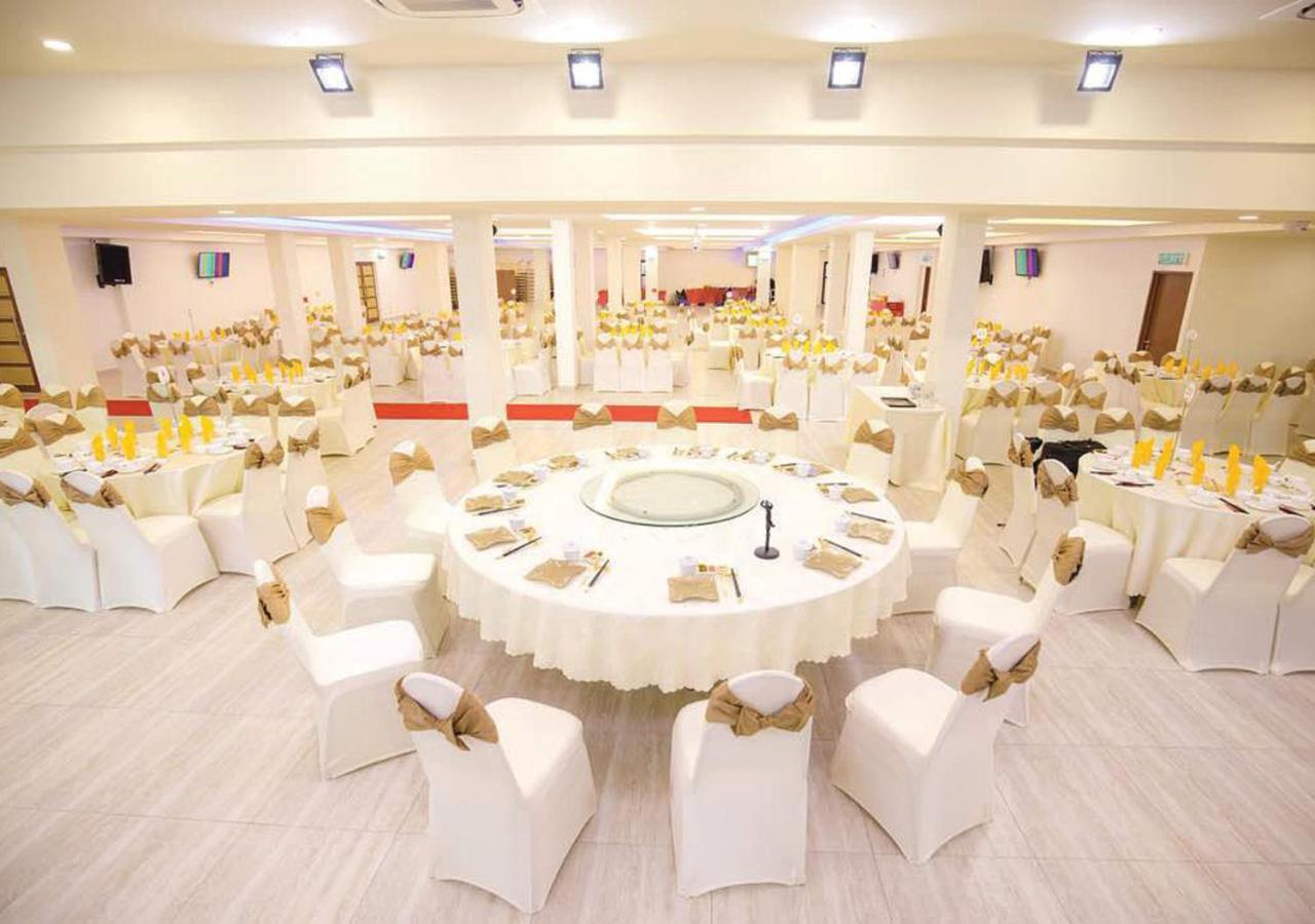 Angsoka Hotel Телук-Интан Экстерьер фото
