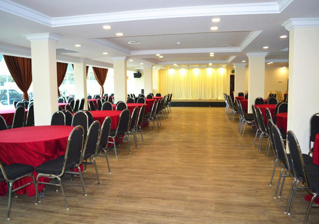 Angsoka Hotel Телук-Интан Экстерьер фото